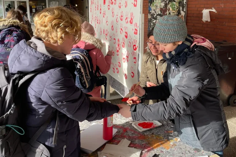 Ahlen: Red Hand Day am Gymnaisum Ahlen: Red Hand Day am Gymnaisum